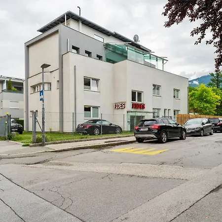 Near Bergisel Jump Lägenhet